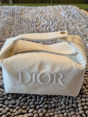 NWT Dior Cream Embroidered Canvas Cosmetic Pouch with Strap [B4-5]